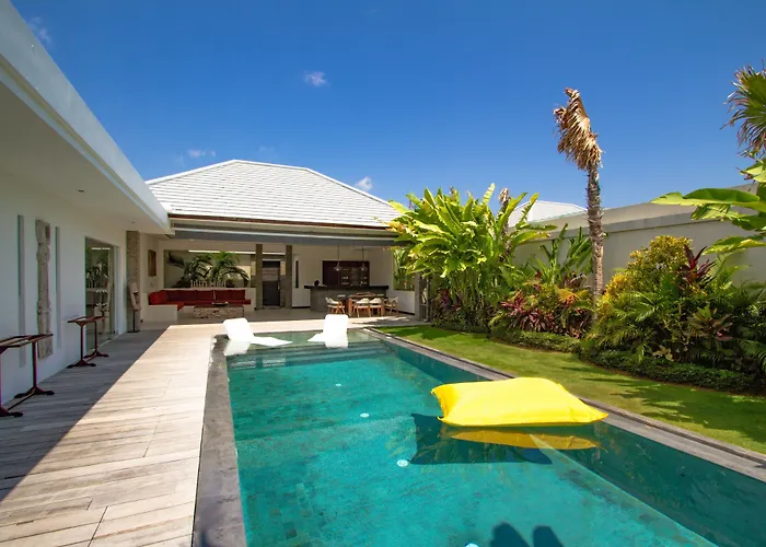 Villa Saha Elegant 3Br Pool Oasis Seminyak *