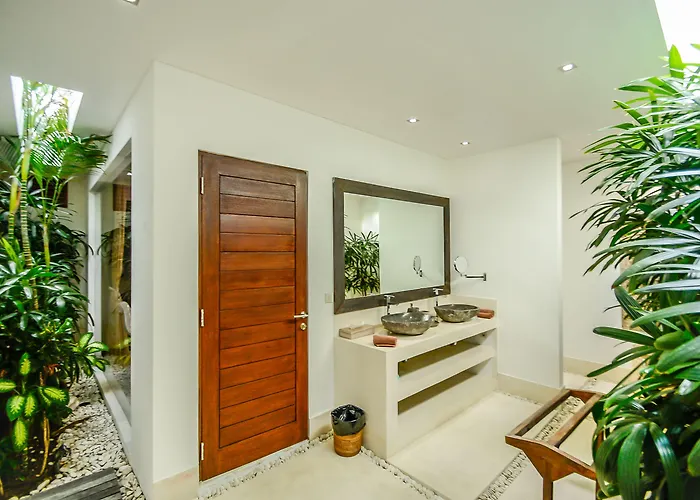 Villa Saha Private Pool Retreat Seminyak بيت للعطل *