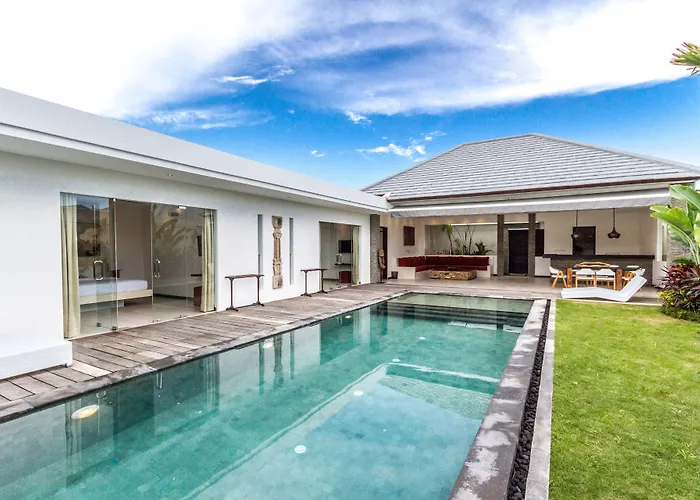 Villa Saha Elegant 3Br Pool Oasis Seminyak *