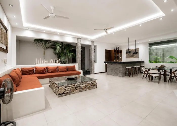 Villa Saha Elegant 3Br Pool Oasis Seminyak Сasa de vacaciones *