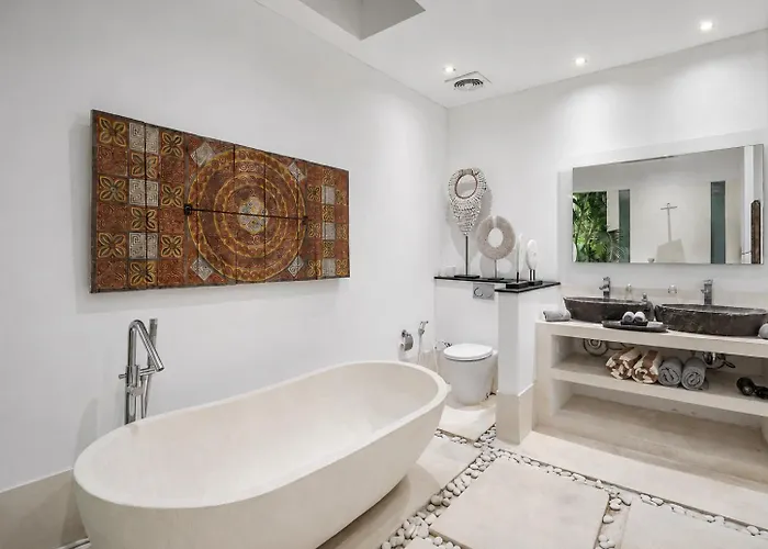 Villa Saha Elegant 3Br Pool Oasis Seminyak *