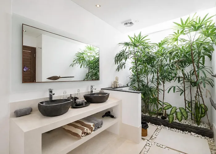 Villa Saha Elegant 3Br Pool Oasis Seminyak Сasa de vacaciones