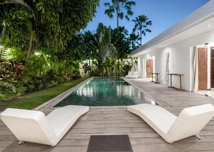 Villa Saha Elegant 3Br Pool Oasis Seminyak