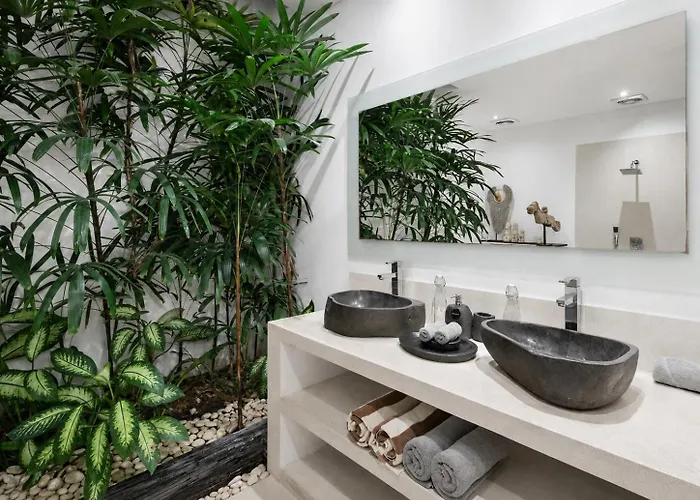 Villa Saha Elegant 3Br Pool Oasis Seminyak Seminyak