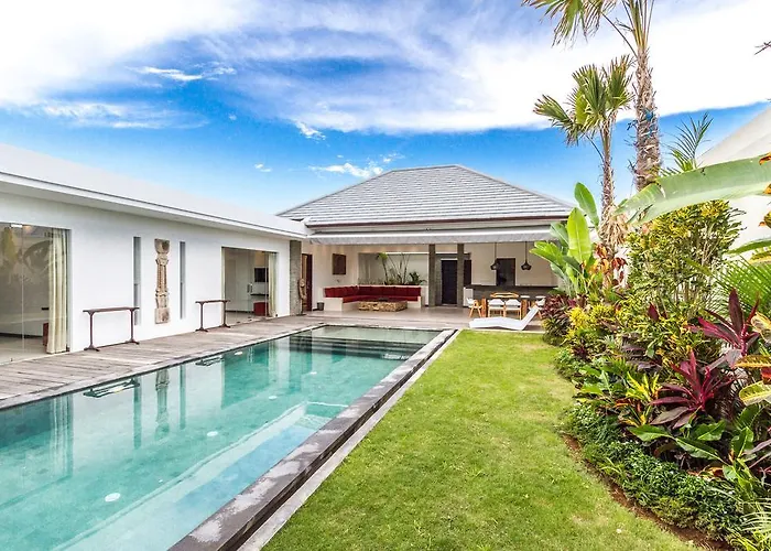 Villa Saha Elegant 3Br Pool Oasis Seminyak Сasa de vacaciones *