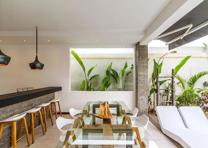 Villa Saha Elegant 3Br Pool Oasis Seminyak Сasa de vacaciones *